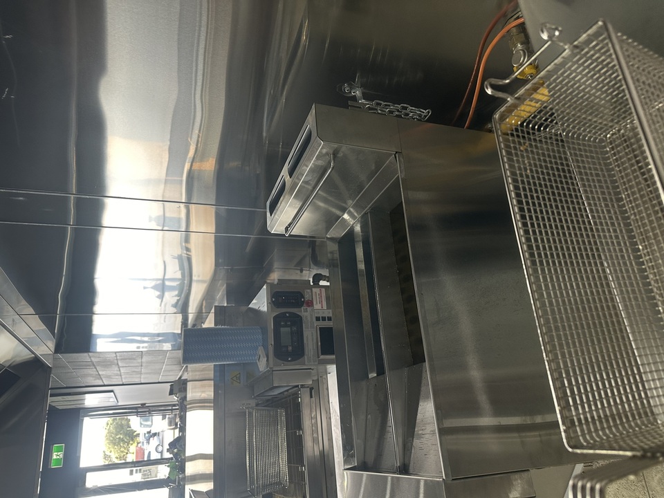 Commercial kitchen